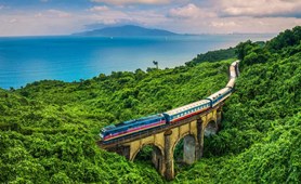 Fabulous Danang Tours explore Hai Van Pass, Son Tra Mountain