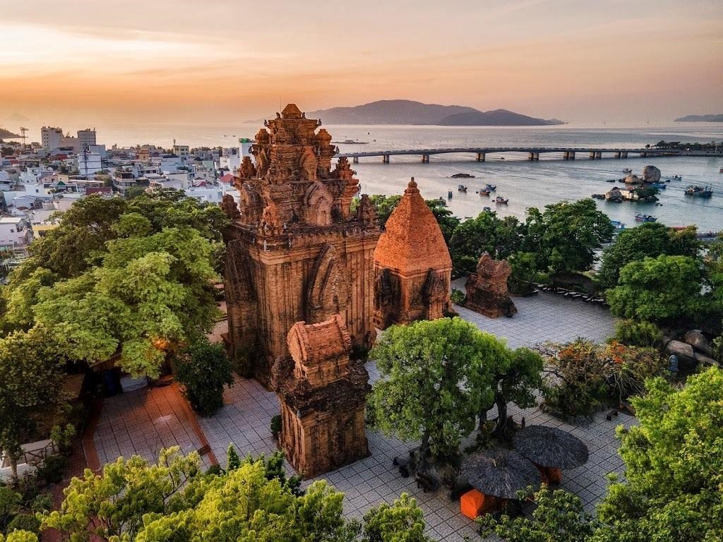 Ho Chi Minh City – Nha Trang – Central Vietnam Tour: 10 Days