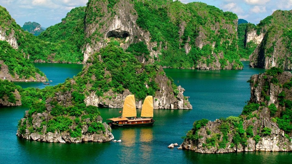 Hanoi – Halong Bay Package Tour: 4 days