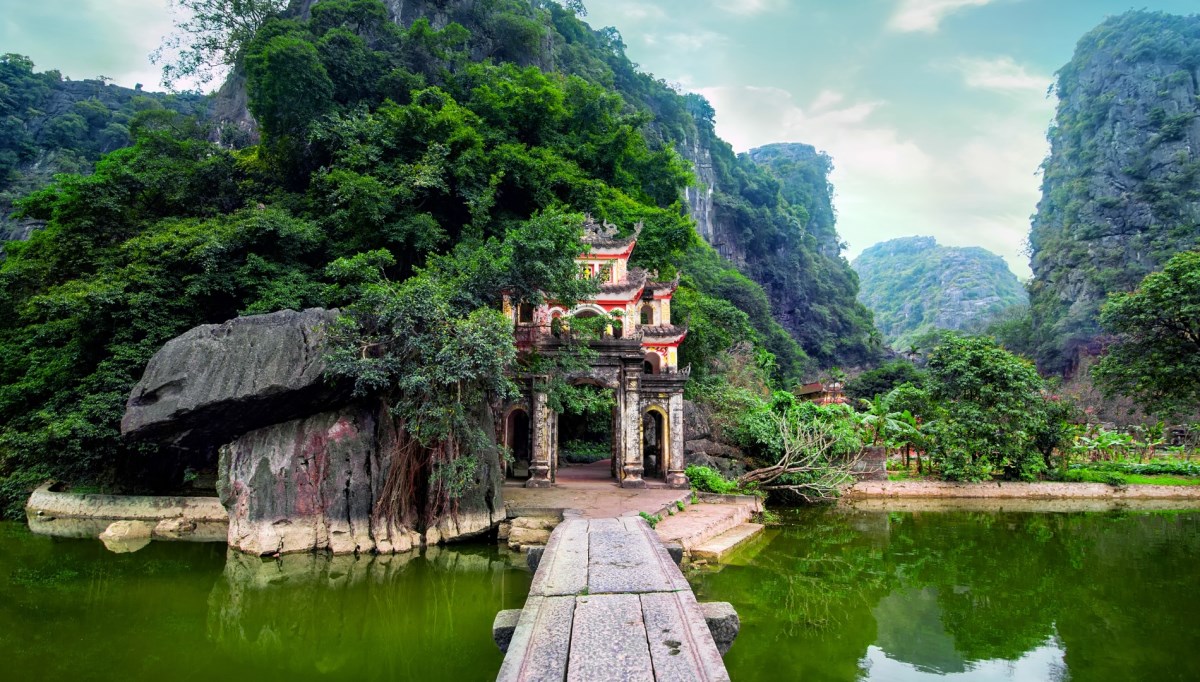 Inspirational Hanoi – Halong North Vietnam Tour: 5 Days
